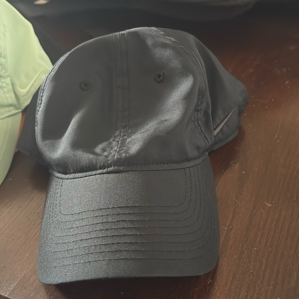 Black Nike hat